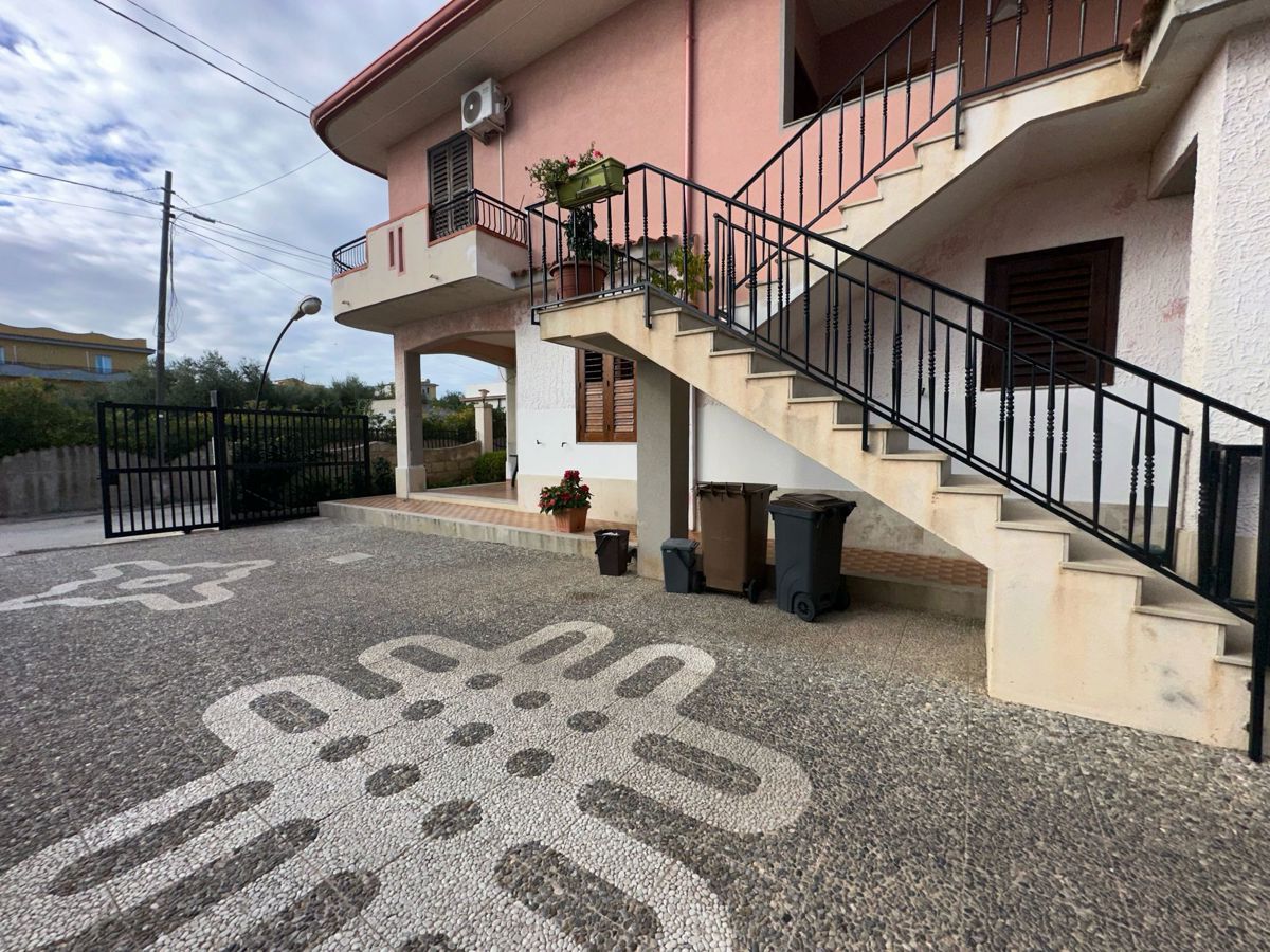 Foto 3 di 44 - Villa a schiera in vendita a Avola