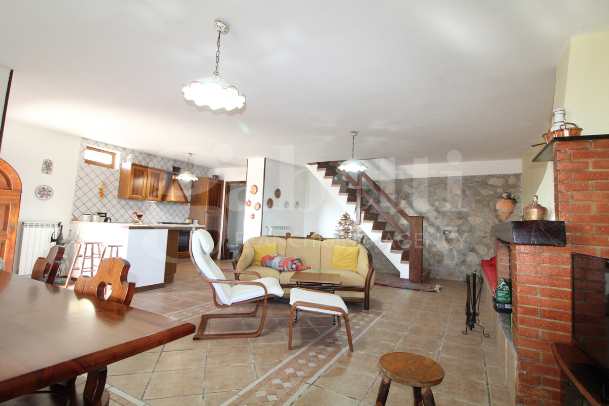 Foto 2 di 22 - Casa indipendente in vendita a Rionero Sannitico