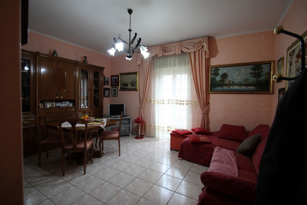Foto 3 di 22 - Appartamento in vendita a Mascalucia