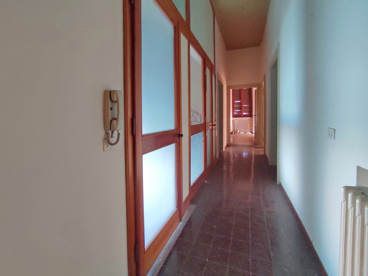 Foto 18 di 27 - Casa indipendente in vendita a Varallo Pombia