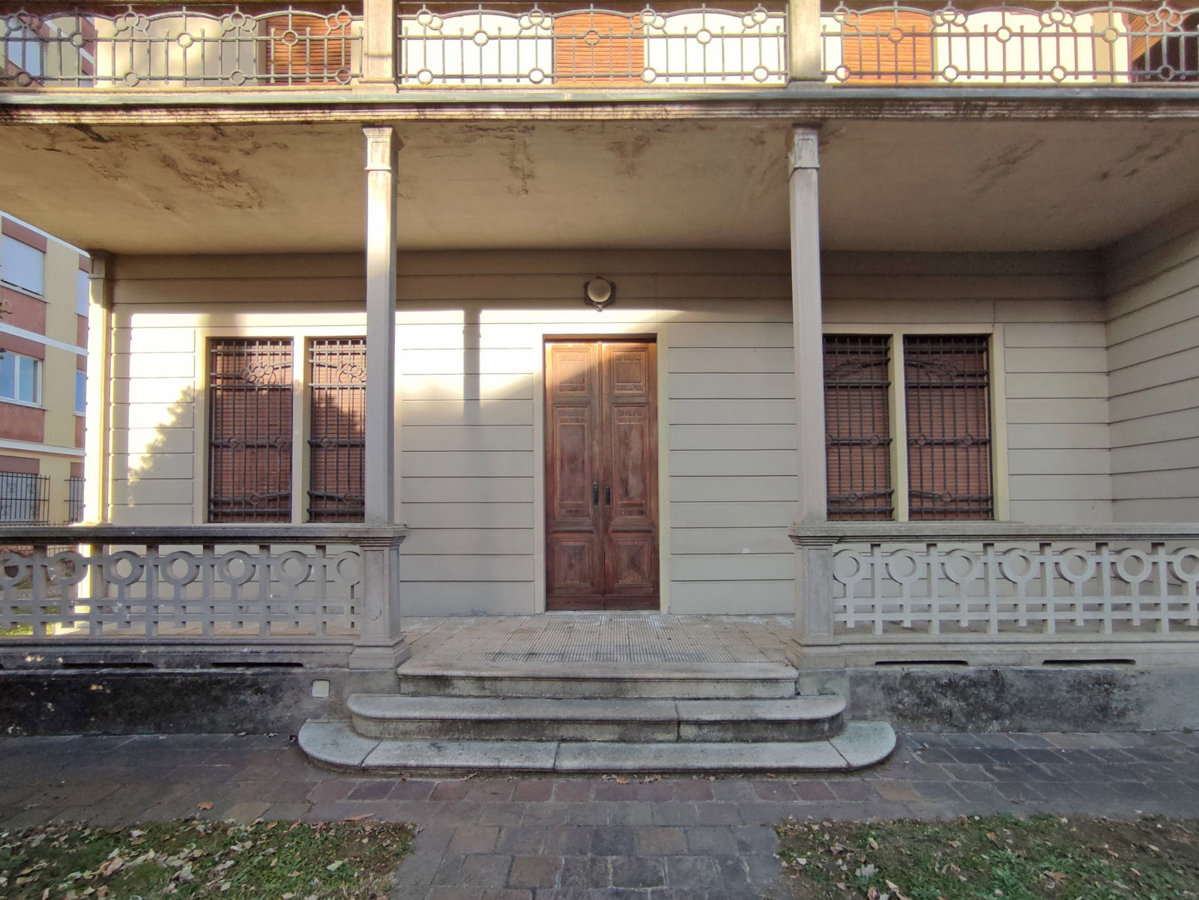 Foto 3 di 27 - Casa indipendente in vendita a Varallo Pombia