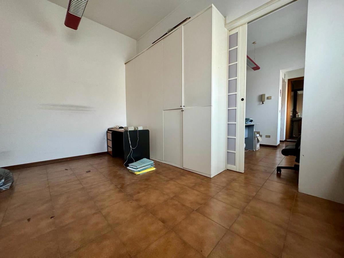 Foto 23 di 33 - Ufficio in vendita a Cremona