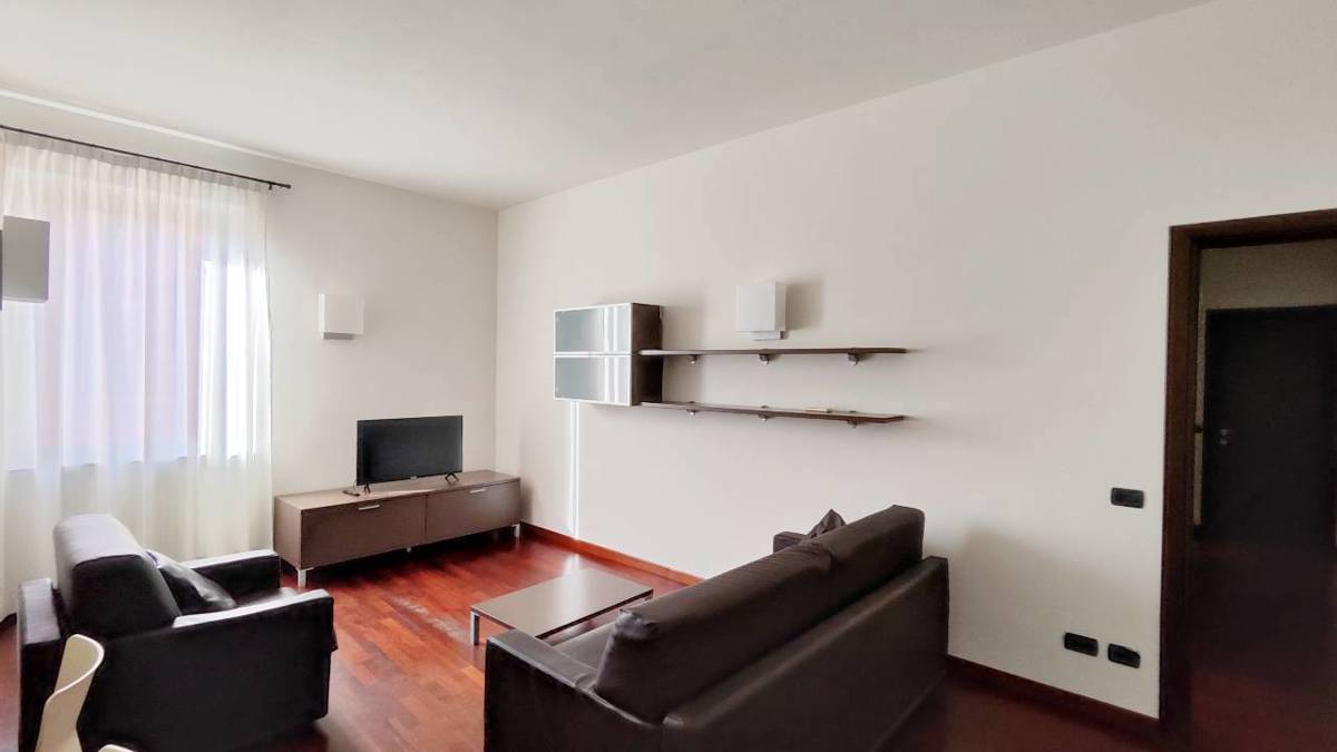 Foto 2 di 27 - Appartamento in vendita a Piacenza