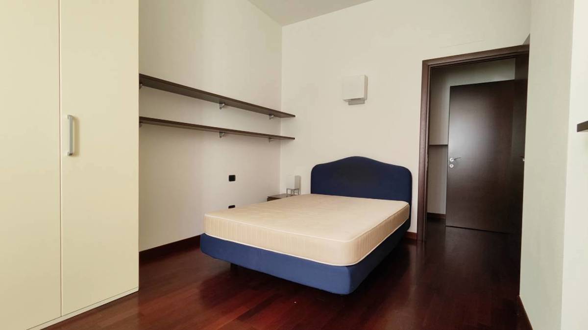 Foto 11 di 27 - Appartamento in vendita a Piacenza