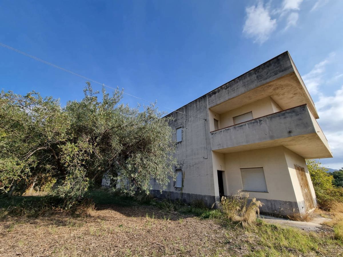 Foto 22 di 25 - Villa a schiera in vendita a Motta Camastra