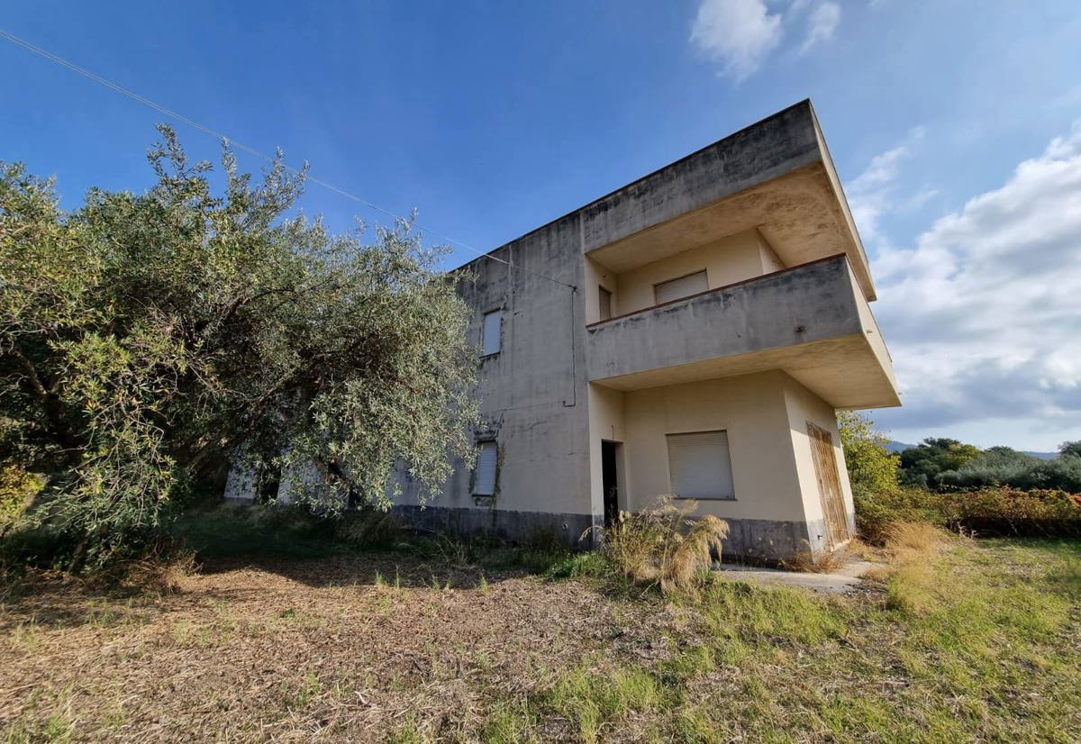 Foto 1 di 25 - Villa a schiera in vendita a Motta Camastra