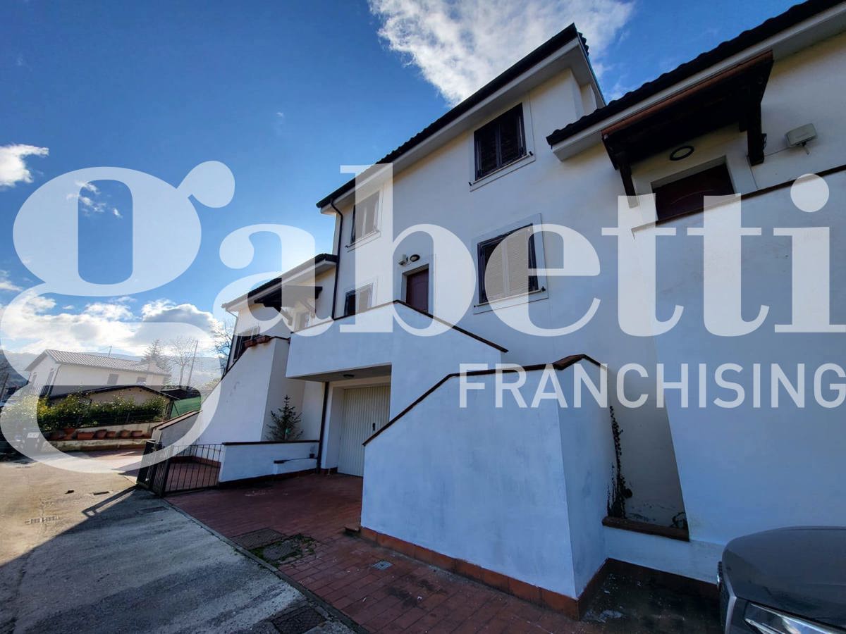 Foto 2 di 27 - Villa a schiera in vendita a Foligno