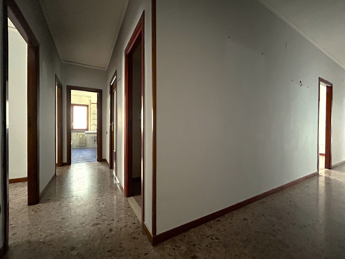 Foto 10 di 24 - Appartamento in affitto a Napoli
