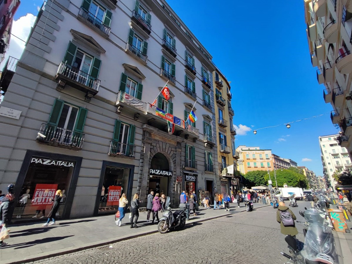 Foto 2 di 32 - Appartamento in vendita a Napoli