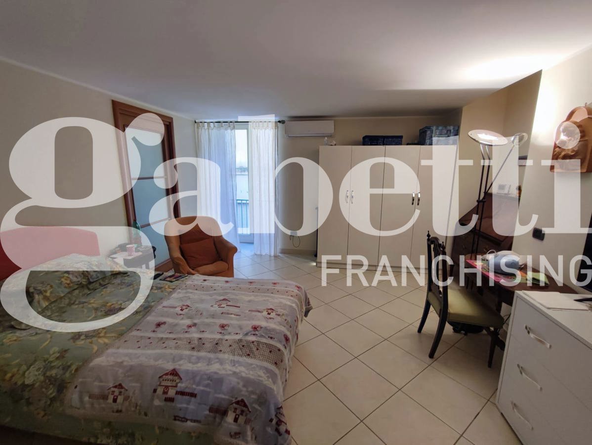 Foto 10 di 32 - Appartamento in vendita a Napoli