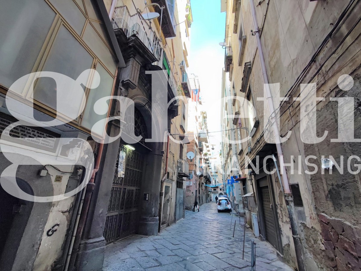 Foto 2 di 32 - Appartamento in vendita a Napoli