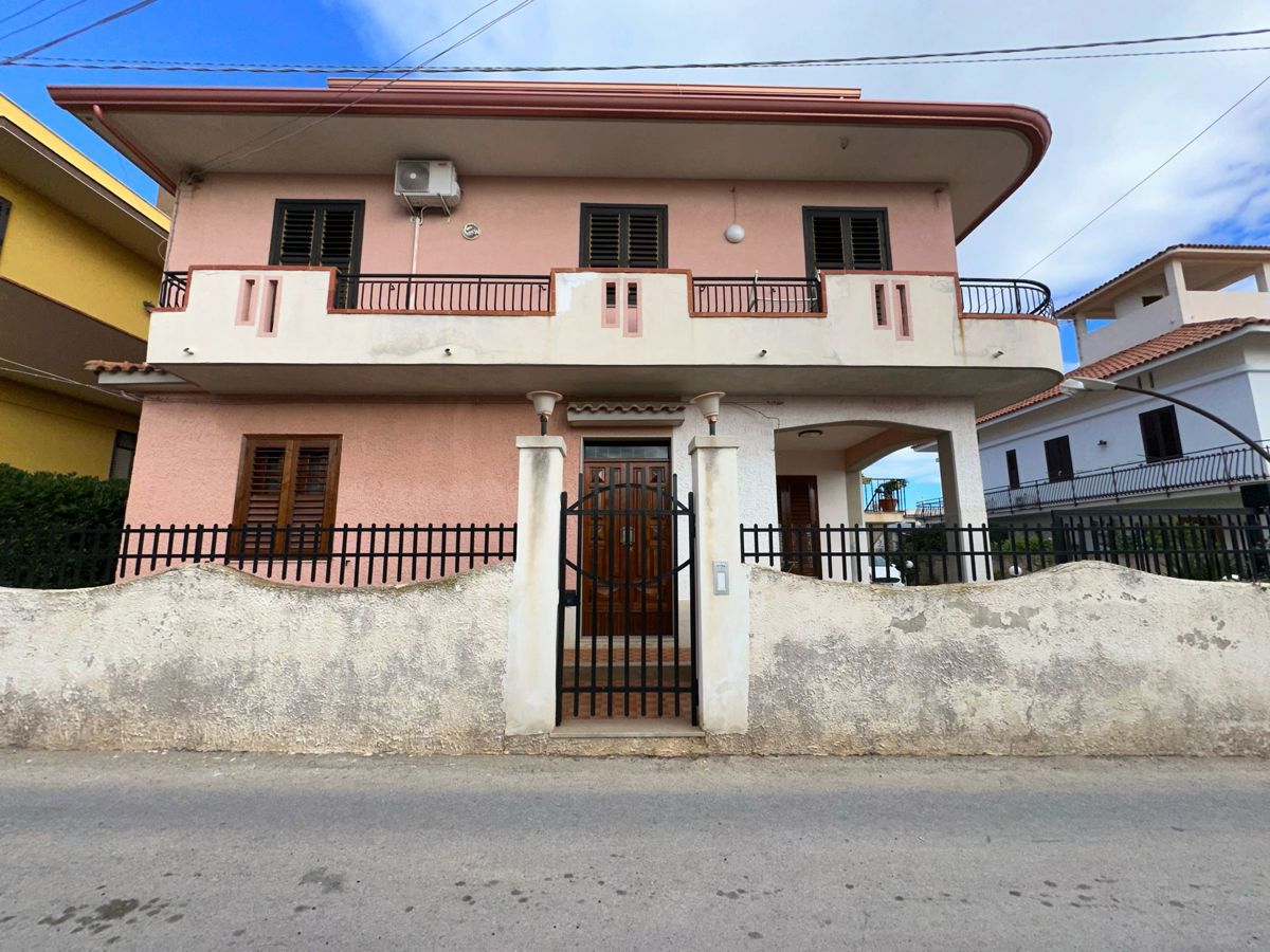 Foto 1 di 25 - Appartamento in vendita a Avola