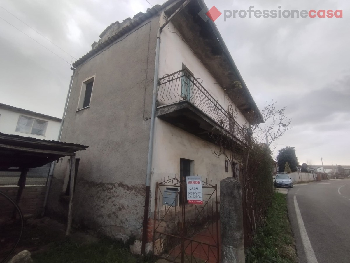 Foto 1 di 8 - Casa indipendente in vendita a Veroli