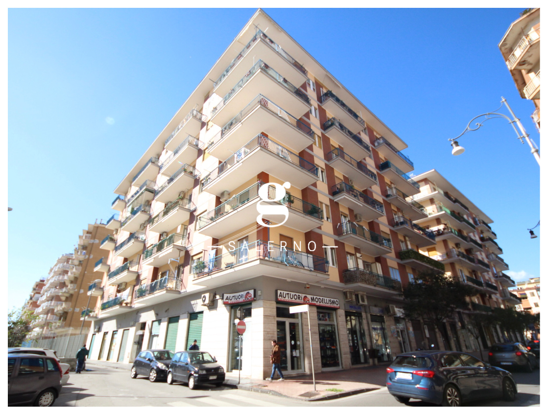 Foto 1 di 24 - Appartamento in vendita a Salerno
