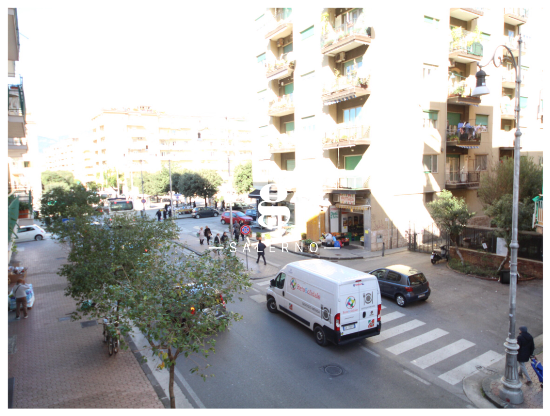 Foto 19 di 24 - Appartamento in vendita a Salerno