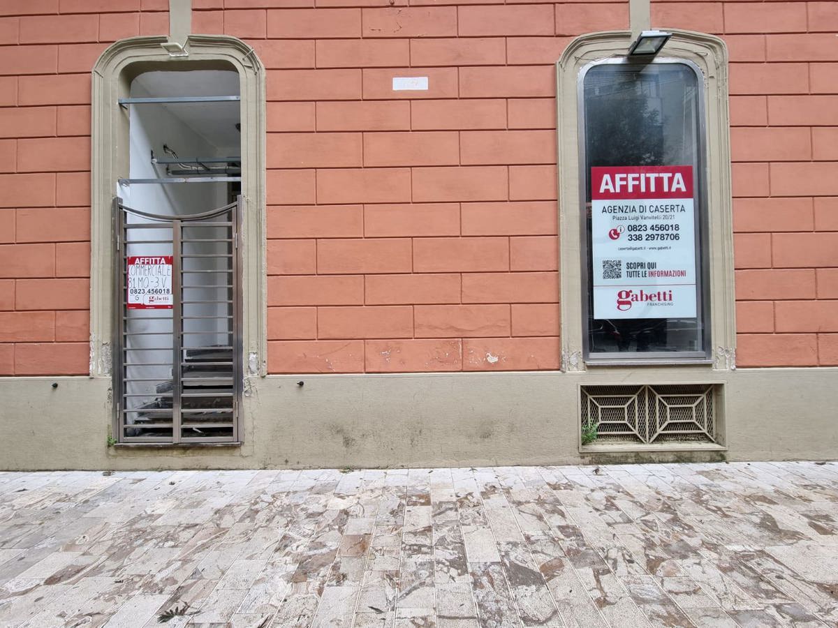Negozio in affitto a Caserta (CE)