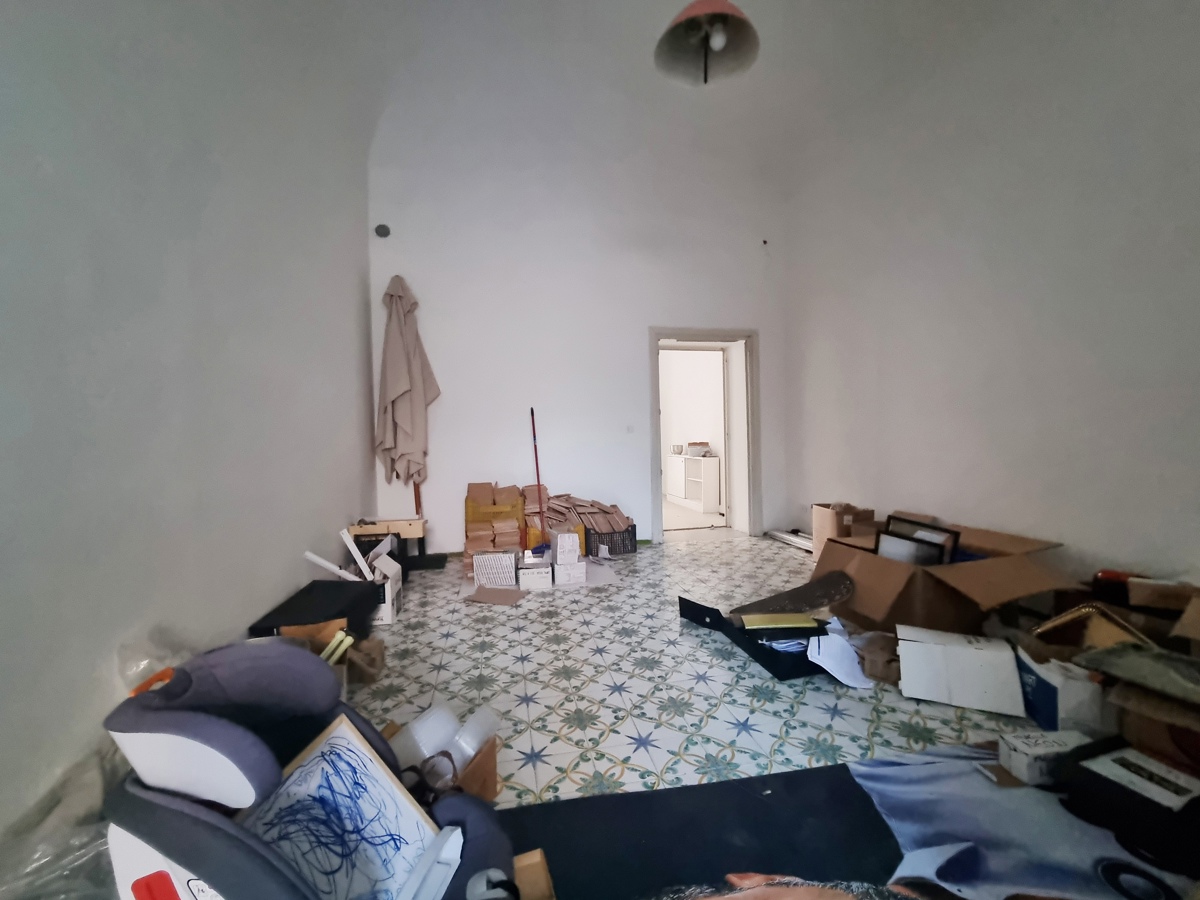 Foto 19 di 25 - Negozio in affitto a Caserta