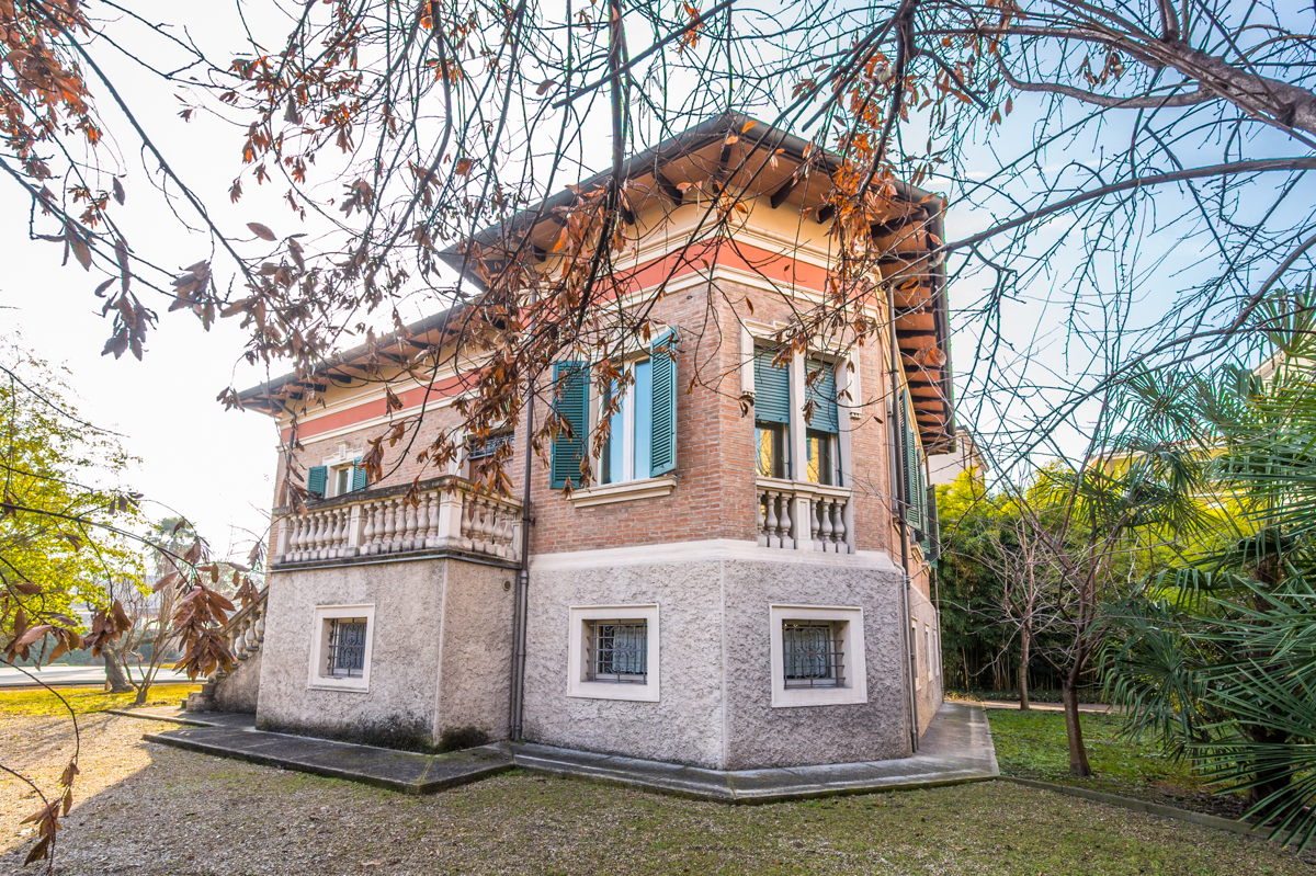Foto 24 di 28 - Villa in vendita a Modena