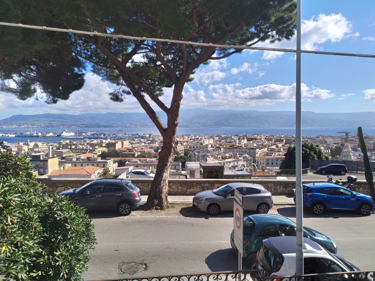 Foto 25 di 30 - Appartamento in vendita a Messina