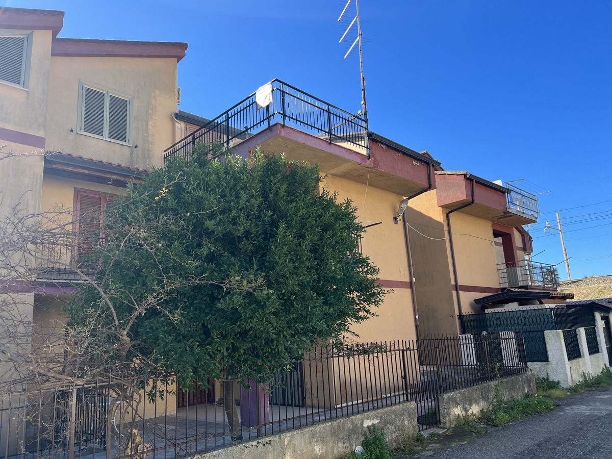 Foto 5 di 50 - Appartamento in vendita a Falconara Albanese