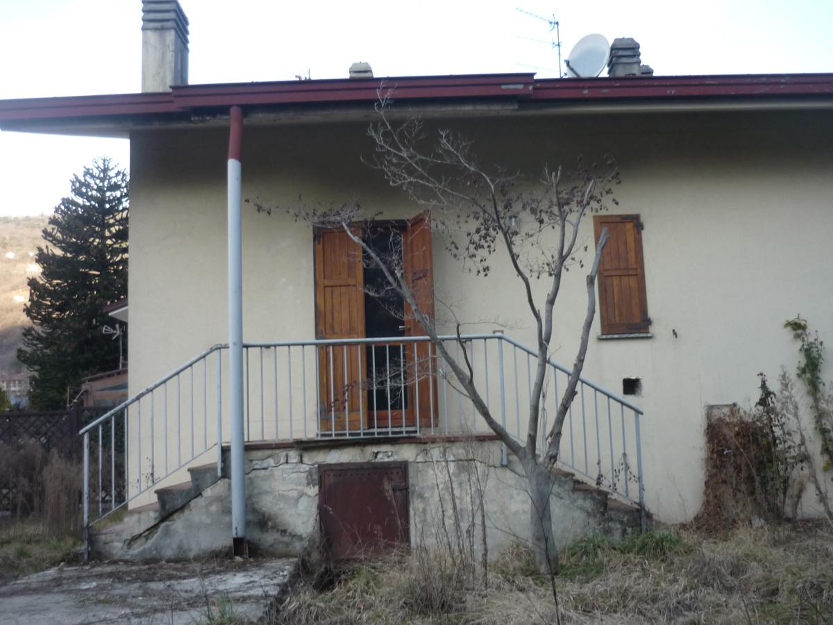 Foto 2 di 8 - Villa a schiera in vendita a Ballabio