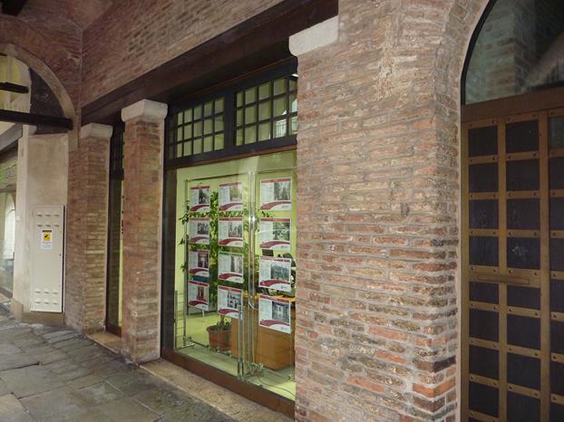 Foto 7 di 8 - Negozio in affitto a Treviso