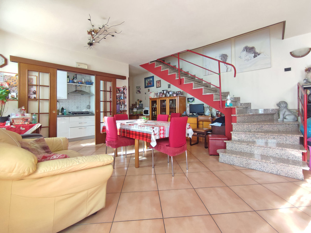 Foto 6 di 24 - Casa indipendente in vendita a Invorio
