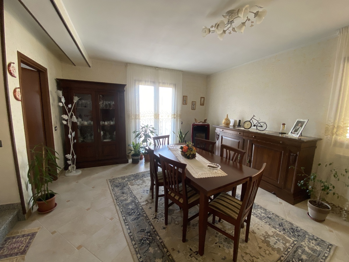 Foto 9 di 20 - Casa indipendente in vendita a Castel di Casio