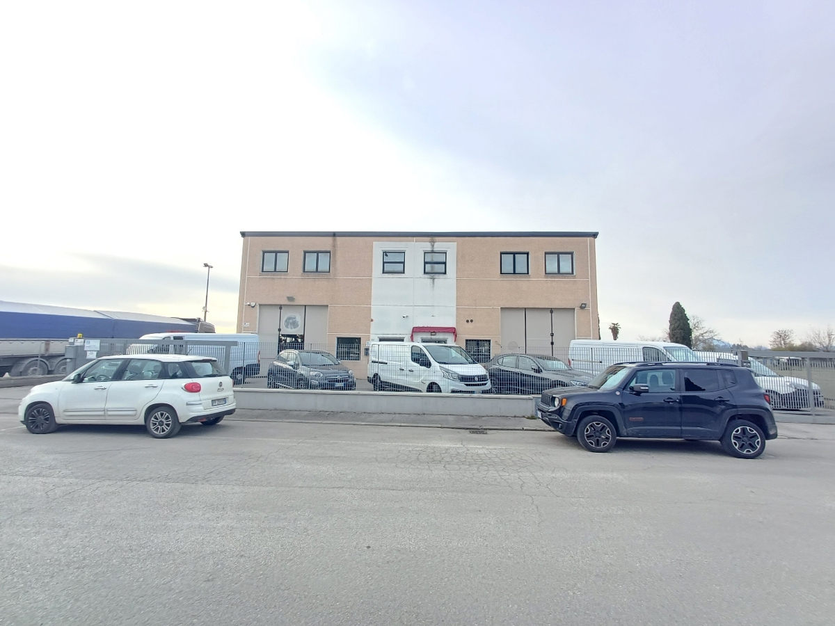 Foto 2 di 7 - Ufficio in vendita a Bastia Umbra