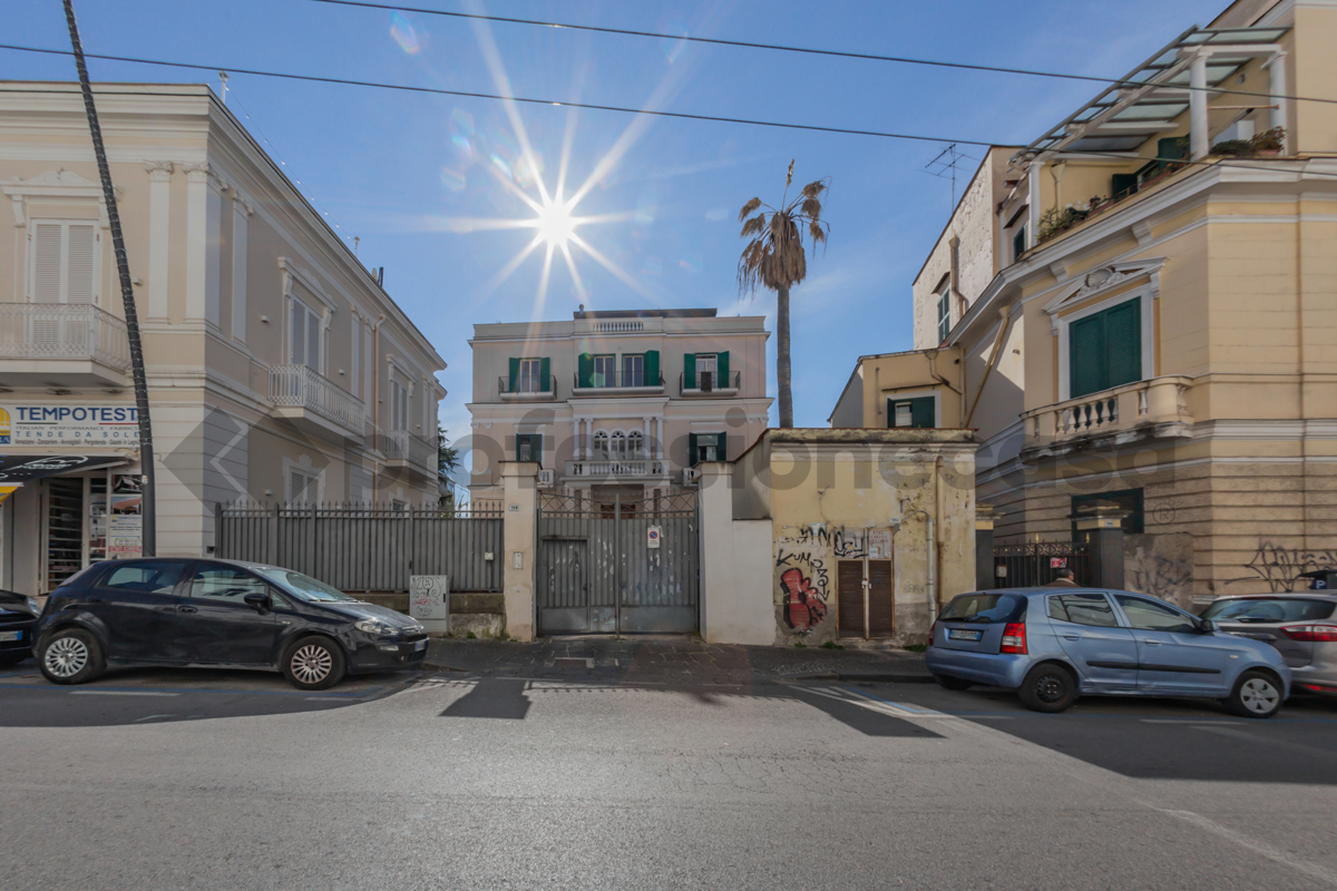 Foto 1 di 39 - Appartamento in vendita a Portici