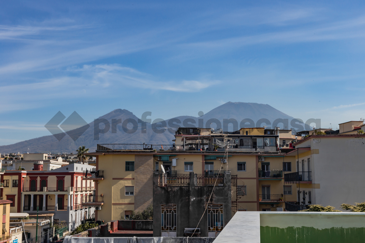 Foto 25 di 39 - Appartamento in vendita a Portici