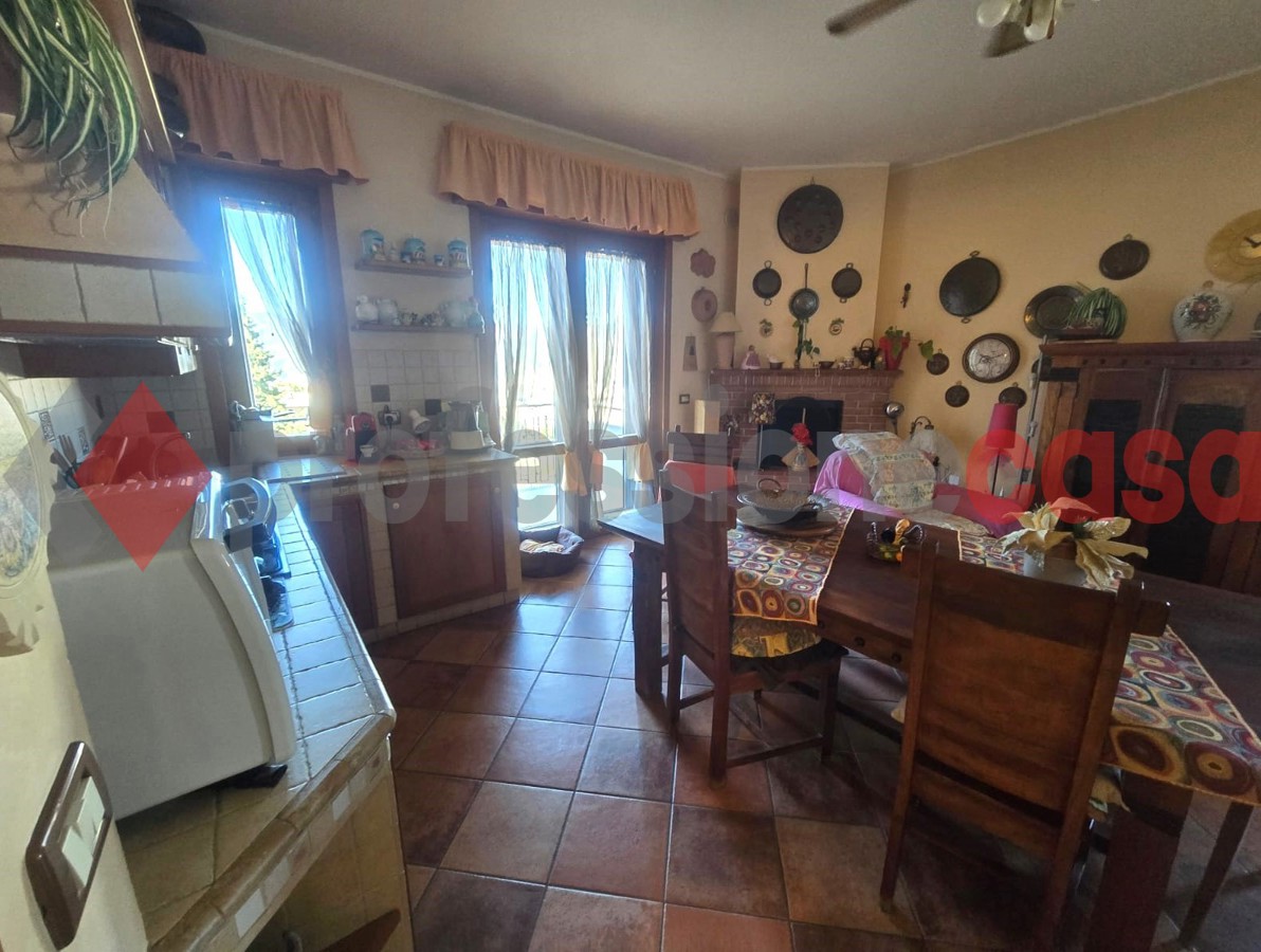 Foto 2 di 30 - Appartamento in vendita a Salerno