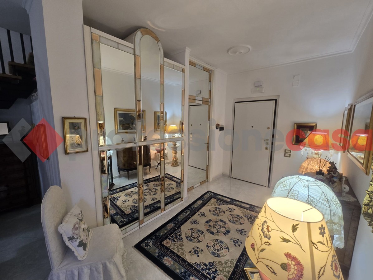 Foto 10 di 30 - Appartamento in vendita a Salerno