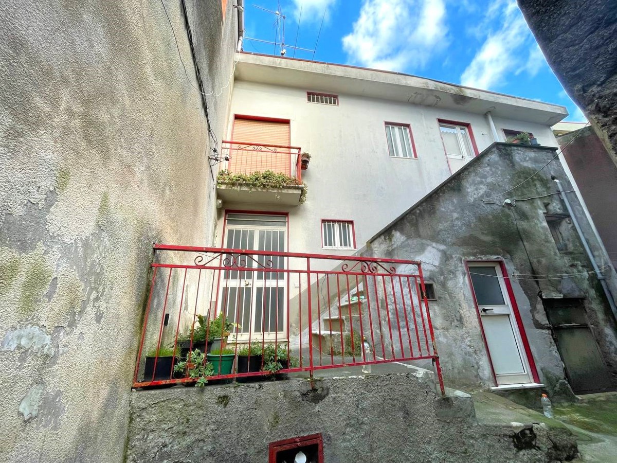 Foto 1 di 10 - Casa indipendente in vendita a Bracigliano
