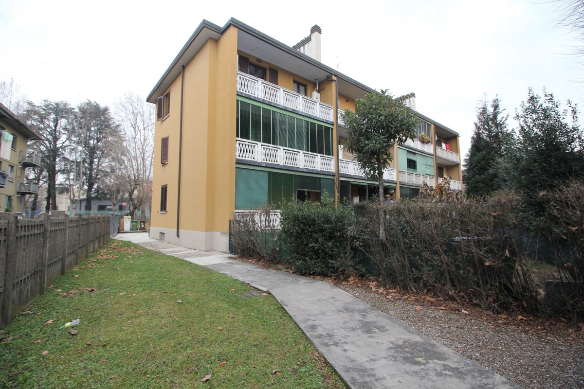 Foto 12 di 16 - Appartamento in vendita a Legnano