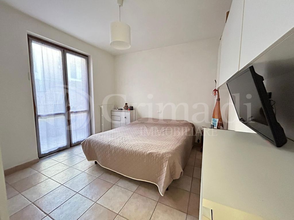 Foto 11 di 14 - Appartamento in vendita a Jesi