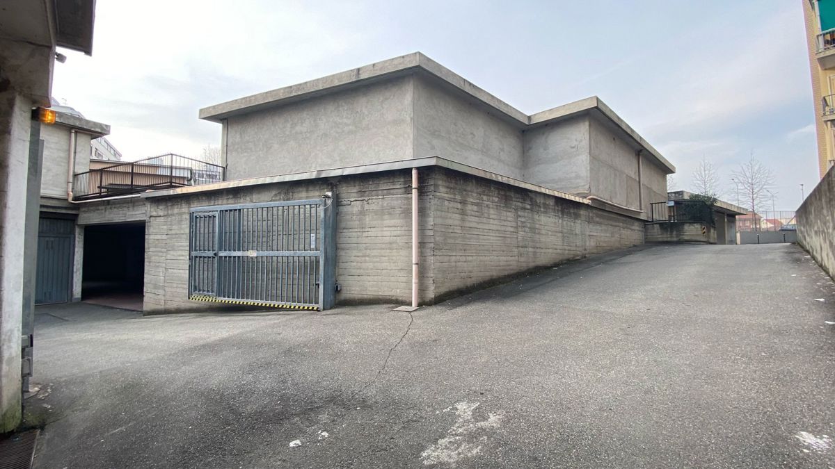 Foto 11 di 14 - Garage in vendita a Torino