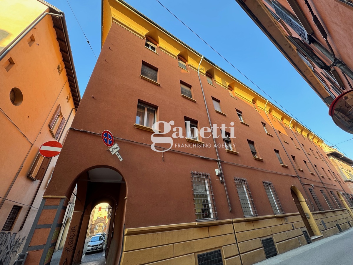 Foto 1 di 13 - Appartamento in vendita a Bologna