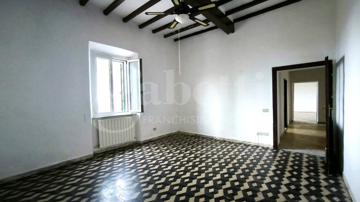 Foto 1 di 35 - Appartamento in vendita a Roccastrada