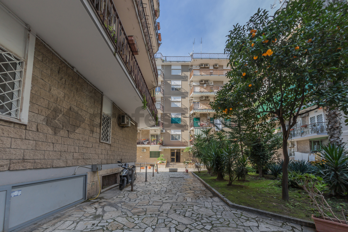 Foto 34 di 38 - Appartamento in vendita a Portici