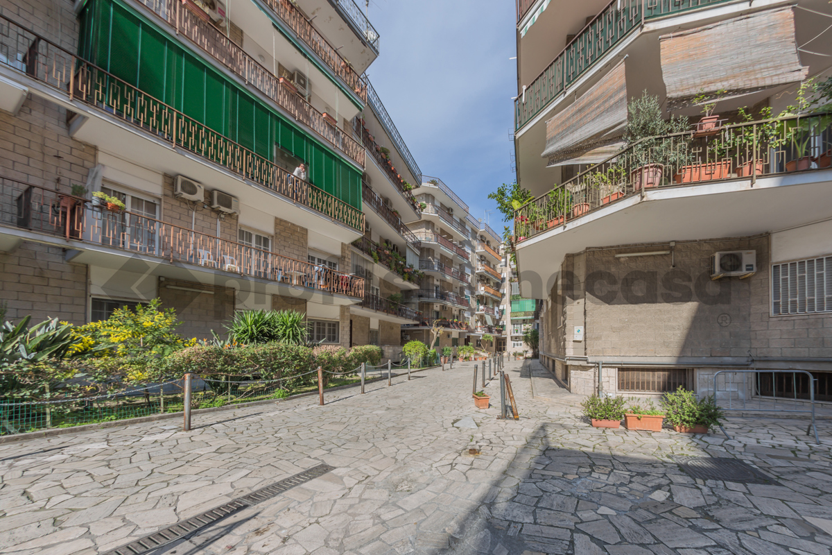 Foto 3 di 38 - Appartamento in vendita a Portici