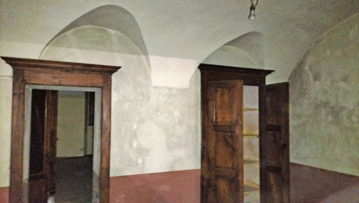 Foto 18 di 42 - Palazzo o stabile in vendita a Varallo