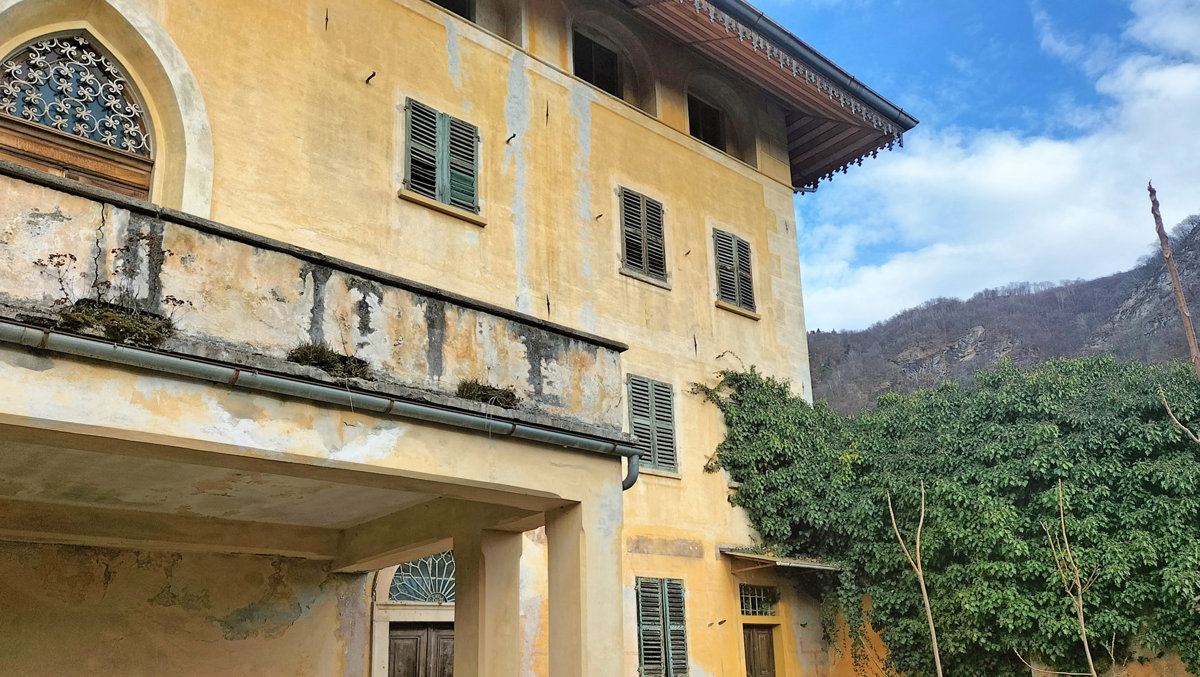 Foto 7 di 42 - Palazzo o stabile in vendita a Varallo