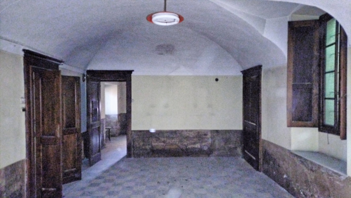 Foto 15 di 42 - Palazzo o stabile in vendita a Varallo
