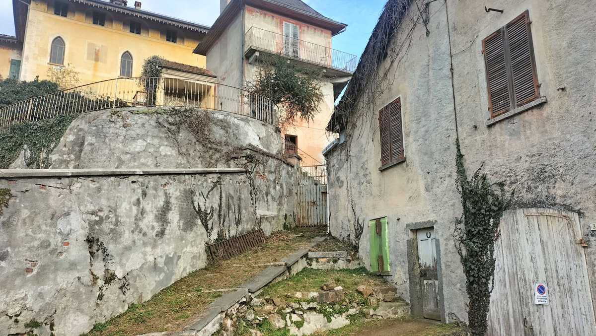 Foto 4 di 42 - Palazzo o stabile in vendita a Varallo
