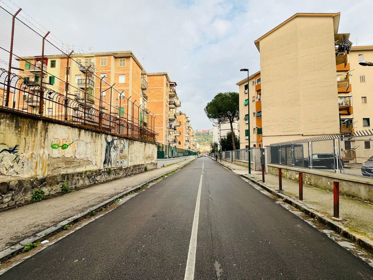 Foto 18 di 18 - Appartamento in vendita a Napoli