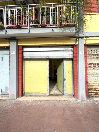 Foto 2 di 6 - Garage in vendita a Napoli