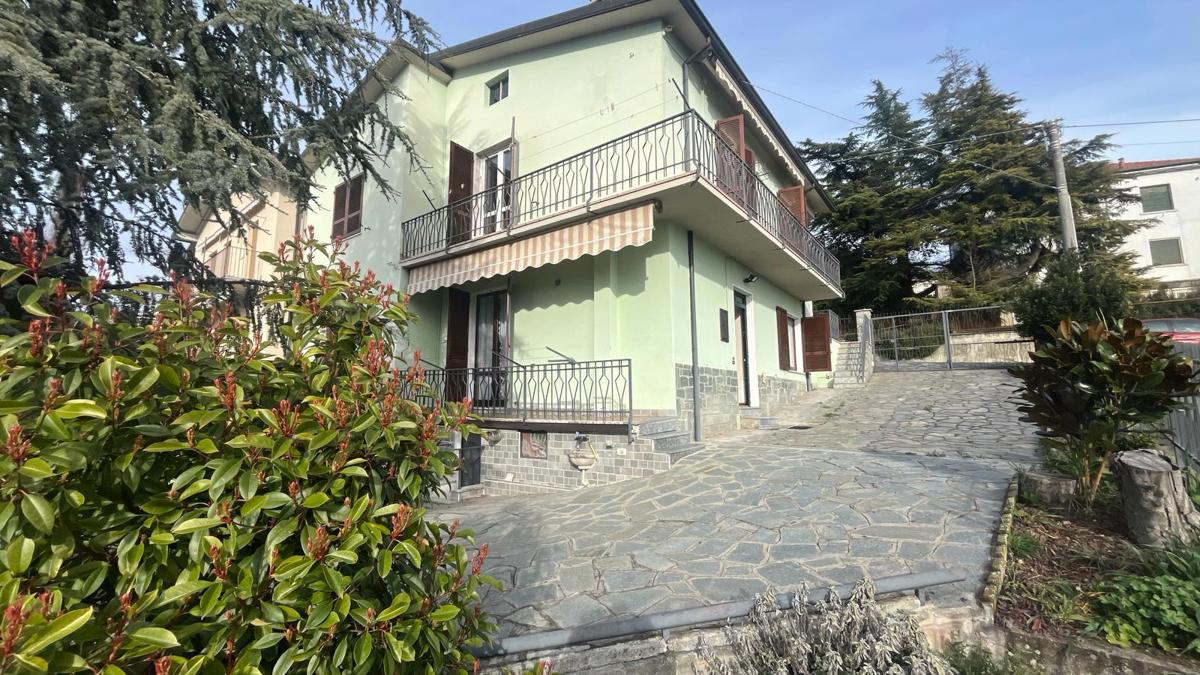 Foto 1 di 17 - Villa in vendita a Montalto Pavese