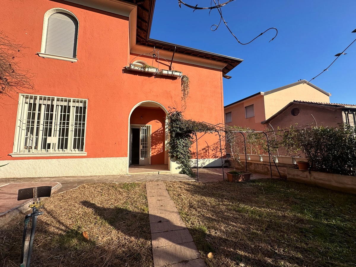 Foto 4 di 40 - Villa in vendita a Brescia