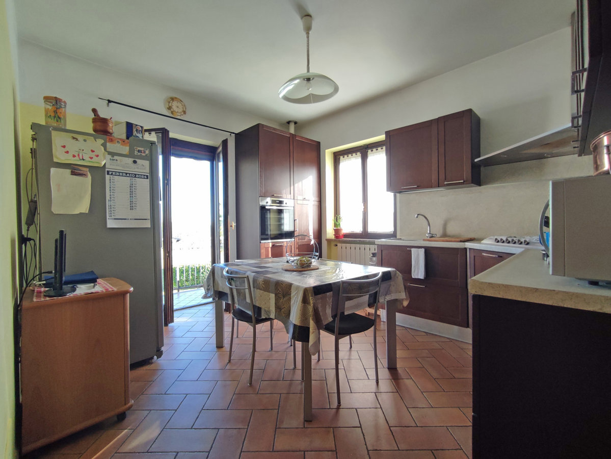 Foto 7 di 20 - Villa in vendita a Oleggio Castello